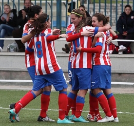 Las jugadoras del Atlético de Madrid Féminas celebran un gol ante el CD San Gabriel | Foto: @AtletiFeminas